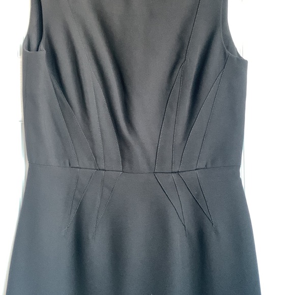 Femme de Carriere Black Sleeveless Shift Dress NWT - Picture 3 of 8